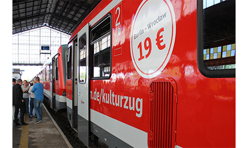 Bitte einsteigen: Noch bis Ende September 2016 fährt der Kulturzug von Berlin nach Breslau und zurück.