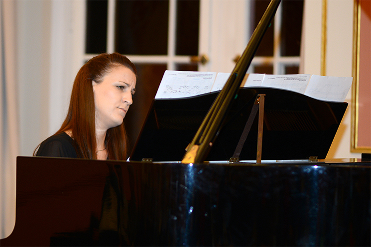 Großen Anklang beim Publikum fand das musikalische Rahmenprogramm  der Pianistin Maja Matijanec.