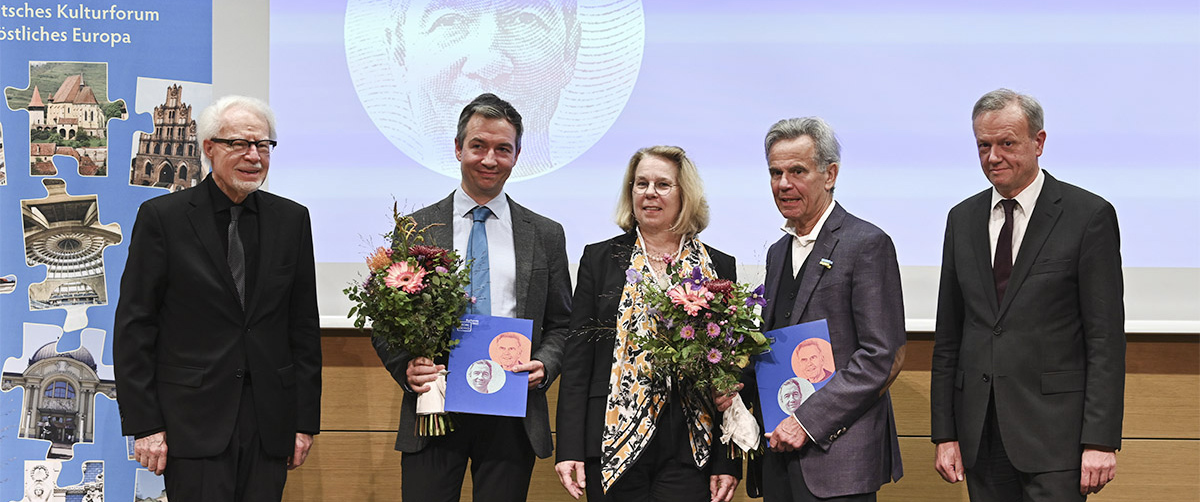 Der Georg Dehio-Buchpreis 2022 ging an den Schriftsteller und Lyriker Michael Zeller (2.v.r.) und an den Historiker Vasco Kretschmann (2.v.l.) • Fotografin: Anke Illing