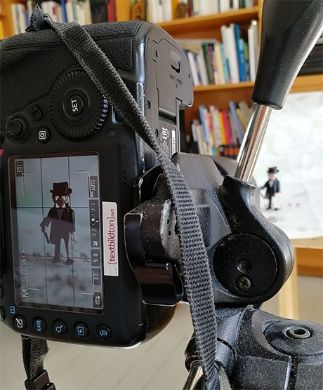 Fotoshooting für das Coverbild mit der Playmobil-Figur von Theodor Fontane