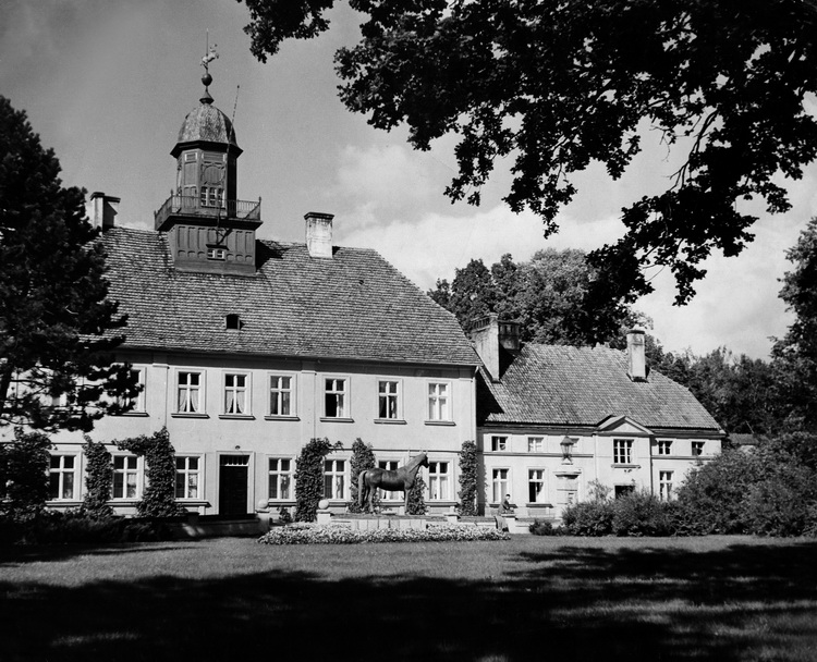 Außenansicht vom Schloss Trakehnen um 1936 | Foto: © Ullstein Bild/Rohrbach