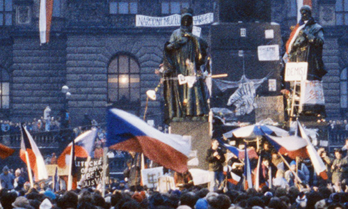 Die Demonstration am Wenzelsplatz am 22.11.1989 war Teil der »Samtenen Revolution«. © Mevald Karel /CTK