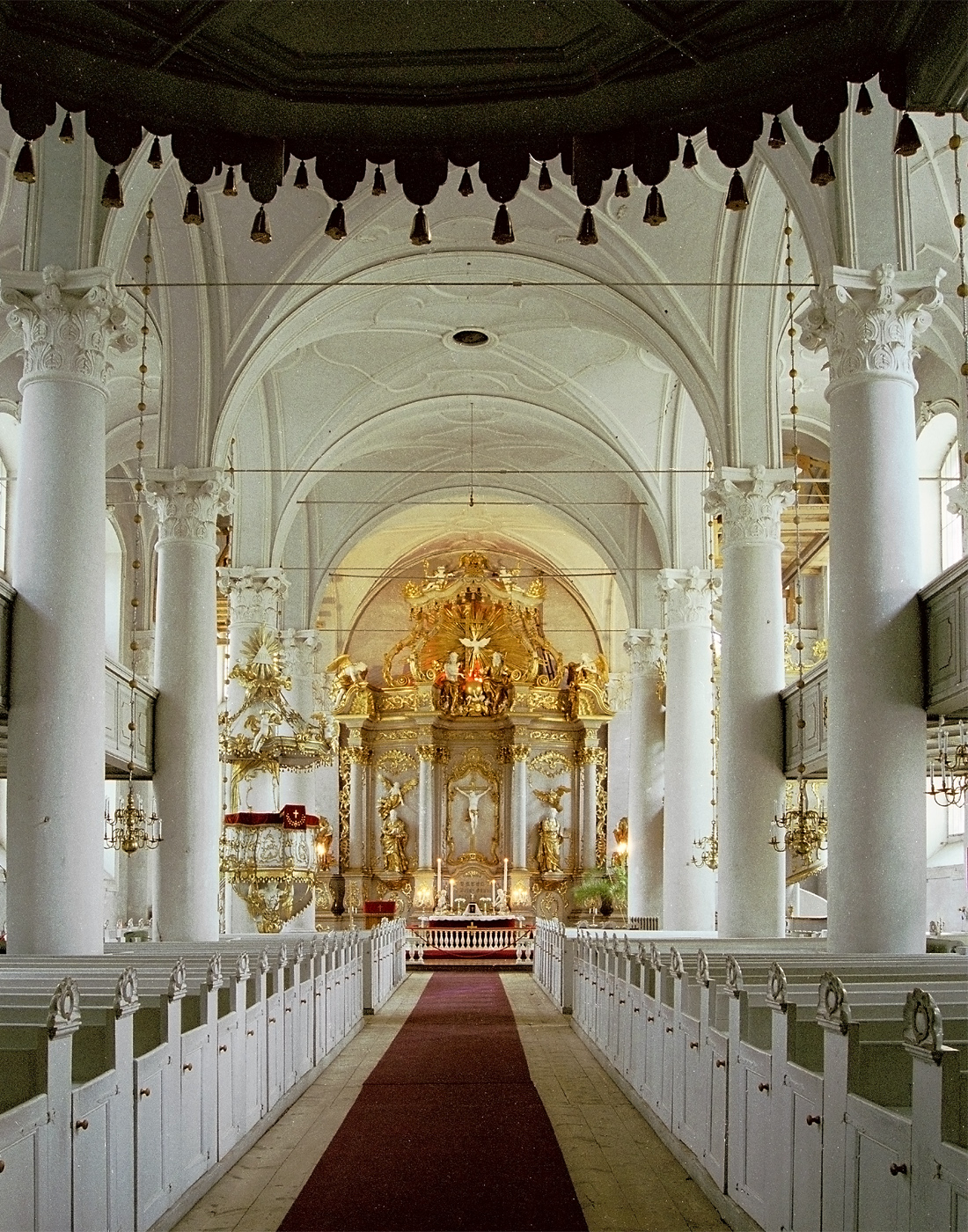 Im Inneren der Dreifaltigkeitskathedrale (Liepājas Svētās Trīsvienības katedrāle). Foto: © Deutsches Kulturforum östliches Europa, 2025 • Martin Pabst