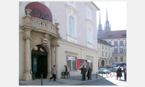 Tagungsort war das ältestes Theatergebäude Mitteleuropas, das reduta am Zelný trh/Kohlmarkt in Brno/Brünn. Hier konzertierte bereits der elfjährige Mozart