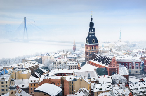 Weihnachtliches Riga mit Blick auf den Dom. © Alex Stemmer/AdobeStock